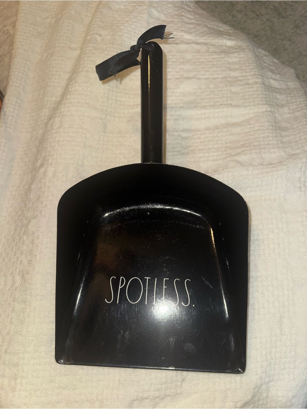 Rae Dunn Black 'SPOTLESS' Decorative Dustpan